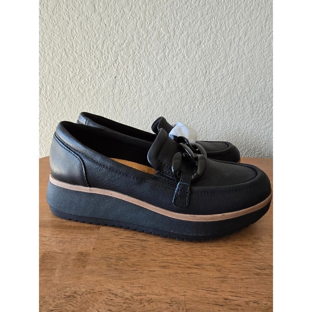 Clarks Collection Black Low-Heel Loafers - Picture 2 of 7